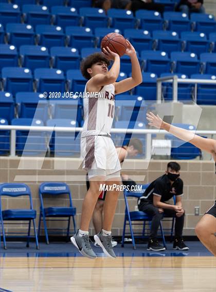 Thumbnail 1 in Marshall vs Churchill photogallery.