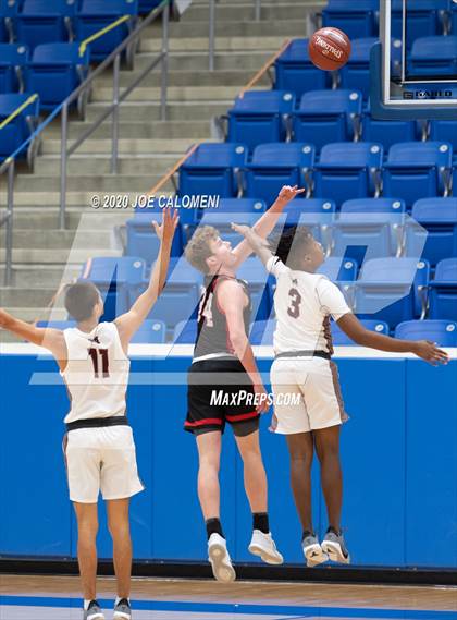 Thumbnail 3 in Marshall vs Churchill photogallery.