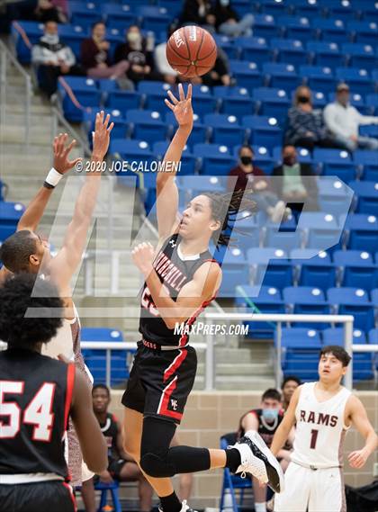 Thumbnail 3 in Marshall vs Churchill photogallery.