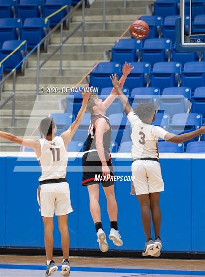 Thumbnail 2 in Marshall vs Churchill photogallery.
