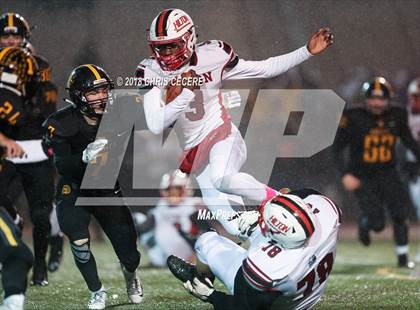 Thumbnail 2 in Hilton vs. McQuaid Jesuit (Section 5 Class AA Semifinal) photogallery.