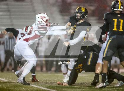 Thumbnail 2 in Hilton vs. McQuaid Jesuit (Section 5 Class AA Semifinal) photogallery.