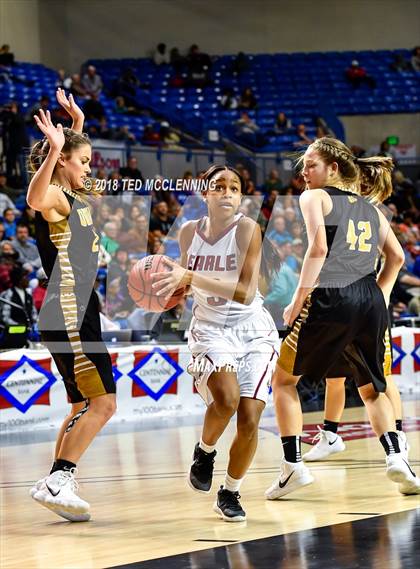 Thumbnail 1 in Earle vs. Quitman (AAA 2A Final) photogallery.