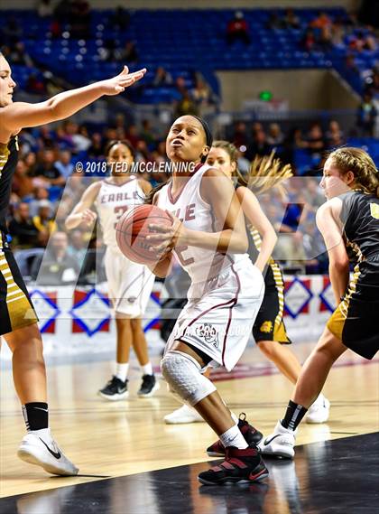 Thumbnail 3 in Earle vs. Quitman (AAA 2A Final) photogallery.