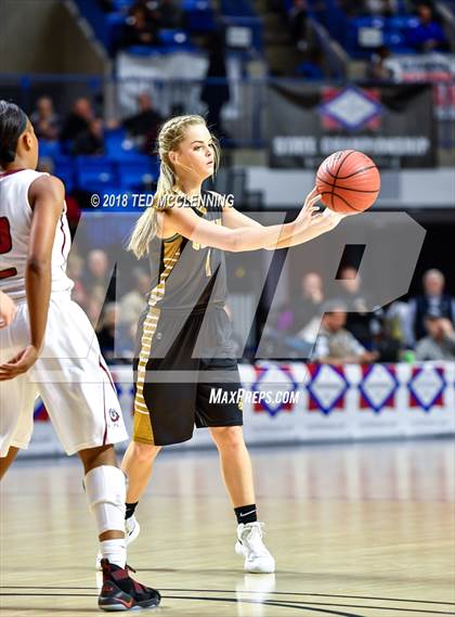 Thumbnail 3 in Earle vs. Quitman (AAA 2A Final) photogallery.