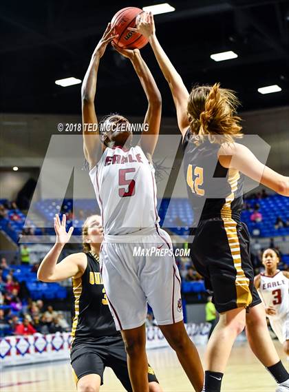 Thumbnail 1 in Earle vs. Quitman (AAA 2A Final) photogallery.