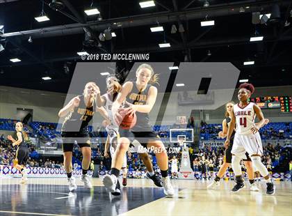 Thumbnail 2 in Earle vs. Quitman (AAA 2A Final) photogallery.