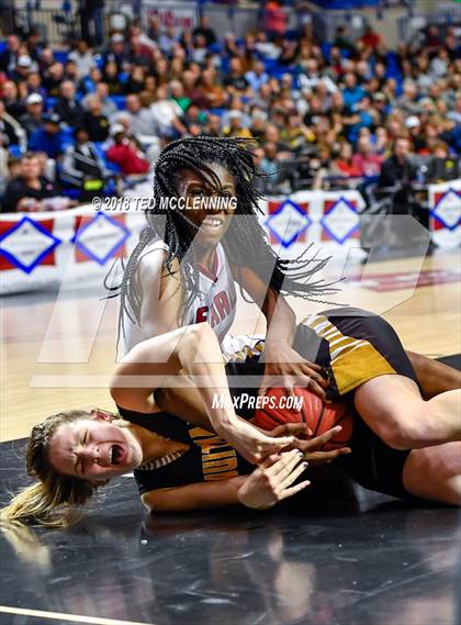 Thumbnail 1 in Earle vs. Quitman (AAA 2A Final) photogallery.