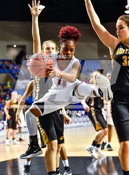 Thumbnail 3 in Earle vs. Quitman (AAA 2A Final) photogallery.