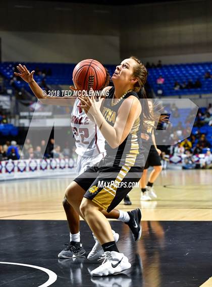 Thumbnail 3 in Earle vs. Quitman (AAA 2A Final) photogallery.