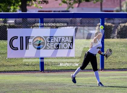 Thumbnail 3 in Nipomo vs. Avenal- CIF CS- D6 Championship photogallery.