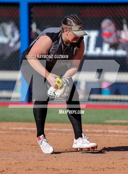 Thumbnail 3 in Nipomo vs. Avenal- CIF CS- D6 Championship photogallery.