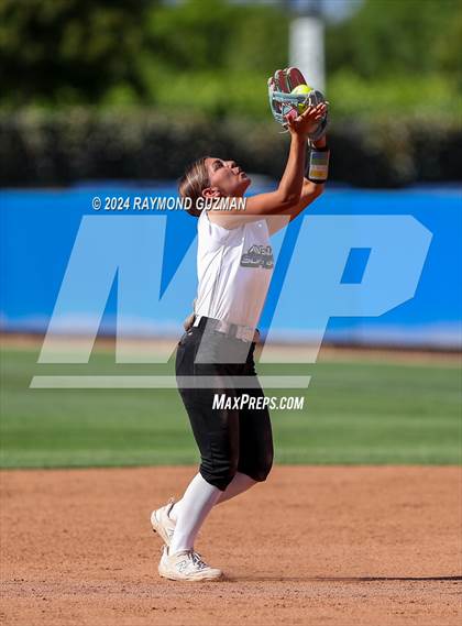 Thumbnail 3 in Nipomo vs. Avenal- CIF CS- D6 Championship photogallery.