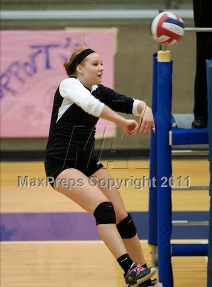 Thumbnail 1 in Carroll vs Plano East (5A Region 1 Bi-District) photogallery.