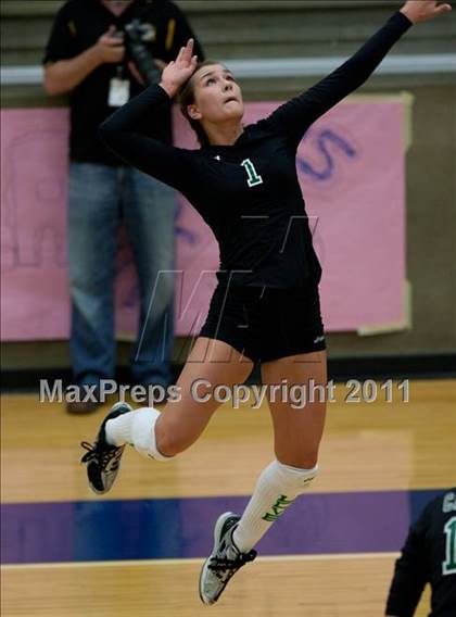 Thumbnail 2 in Carroll vs Plano East (5A Region 1 Bi-District) photogallery.