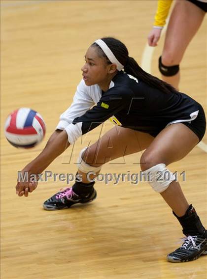 Thumbnail 2 in Carroll vs Plano East (5A Region 1 Bi-District) photogallery.