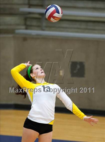 Thumbnail 1 in Carroll vs Plano East (5A Region 1 Bi-District) photogallery.