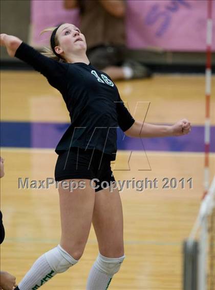 Thumbnail 1 in Carroll vs Plano East (5A Region 1 Bi-District) photogallery.