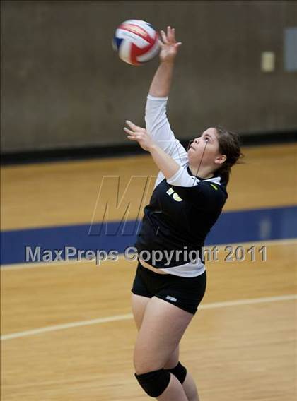Thumbnail 3 in Carroll vs Plano East (5A Region 1 Bi-District) photogallery.