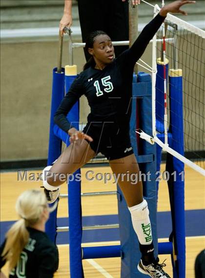 Thumbnail 1 in Carroll vs Plano East (5A Region 1 Bi-District) photogallery.