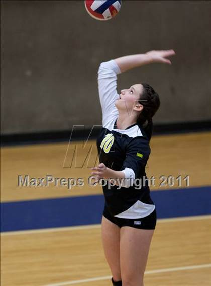 Thumbnail 2 in Carroll vs Plano East (5A Region 1 Bi-District) photogallery.