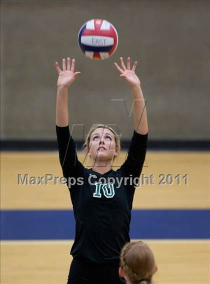 Thumbnail 3 in Carroll vs Plano East (5A Region 1 Bi-District) photogallery.