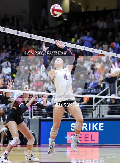 Thumbnail 1 in McKinney North vs. Flour Bluff (UIL 5A Volleyball Division I Final) photogallery.