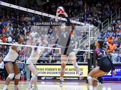 Thumbnail 1 in McKinney North vs. Flour Bluff (UIL 5A Volleyball Division I Final) photogallery.