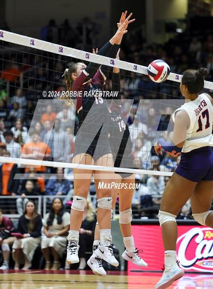 Thumbnail 1 in McKinney North vs. Flour Bluff (UIL 5A Volleyball Division I Final) photogallery.