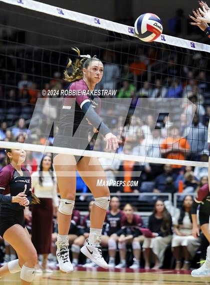 Thumbnail 2 in McKinney North vs. Flour Bluff (UIL 5A Volleyball Division I Final) photogallery.