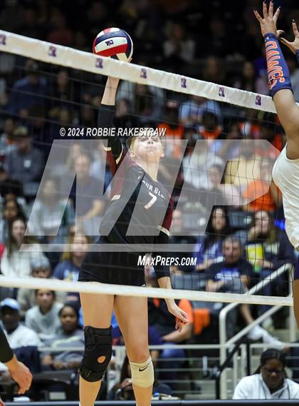 Thumbnail 1 in McKinney North vs. Flour Bluff (UIL 5A Volleyball Division I Final) photogallery.