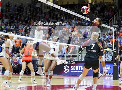 Thumbnail 1 in McKinney North vs. Flour Bluff (UIL 5A Volleyball Division I Final) photogallery.