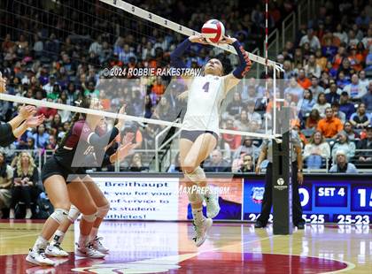 Thumbnail 3 in McKinney North vs. Flour Bluff (UIL 5A Volleyball Division I Final) photogallery.