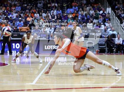 Thumbnail 2 in McKinney North vs. Flour Bluff (UIL 5A Volleyball Division I Final) photogallery.