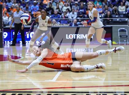 Thumbnail 1 in McKinney North vs. Flour Bluff (UIL 5A Volleyball Division I Final) photogallery.