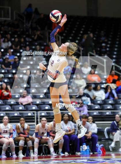 Thumbnail 3 in McKinney North vs. Flour Bluff (UIL 5A Volleyball Division I Final) photogallery.