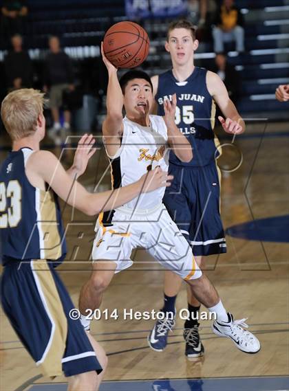 Thumbnail 2 in Foothill vs. San Juan Hills (Orange Holiday Classic) photogallery.