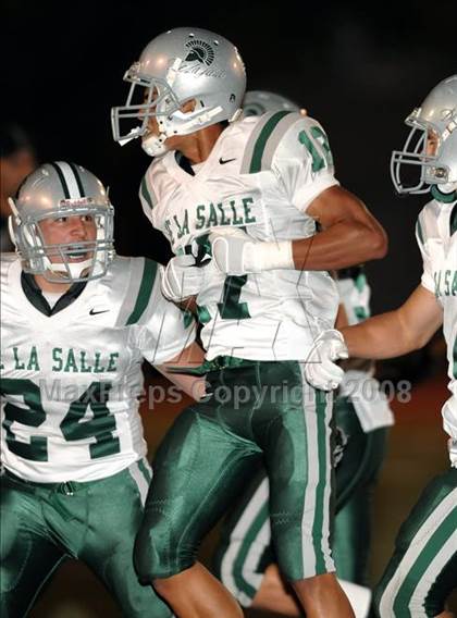Thumbnail 3 in Loyola vs. De La Salle photogallery.