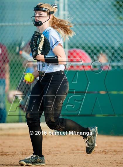 Thumbnail 2 in Columbus @ Lincoln Northeast photogallery.