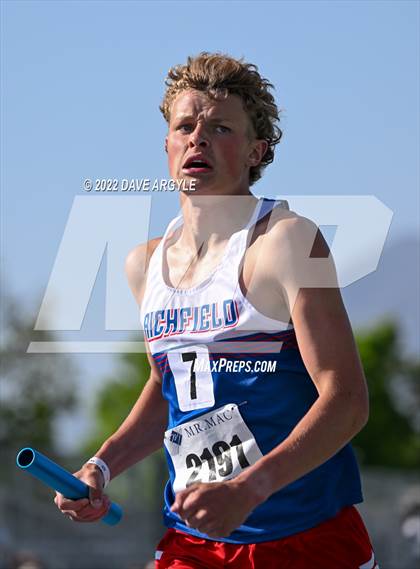 Thumbnail 3 in BYU Invitational photogallery.