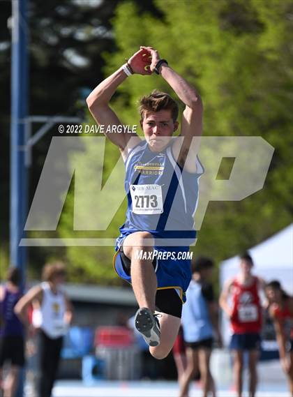 Thumbnail 3 in BYU Invitational photogallery.