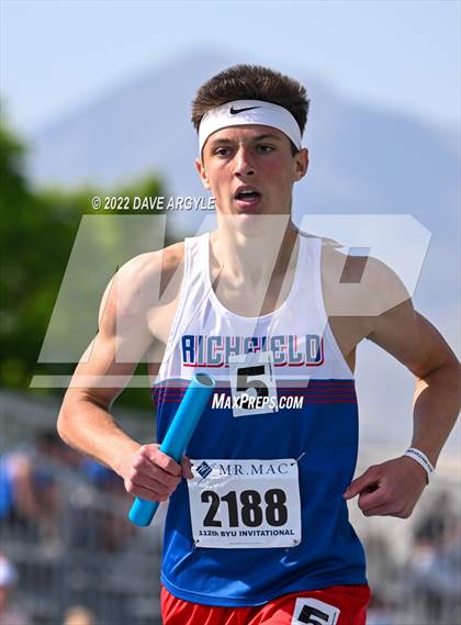 Thumbnail 3 in BYU Invitational photogallery.