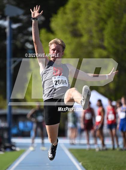 Thumbnail 3 in BYU Invitational photogallery.