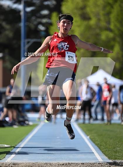 Thumbnail 3 in BYU Invitational photogallery.