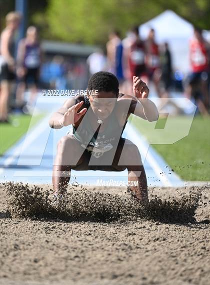 Thumbnail 3 in BYU Invitational photogallery.