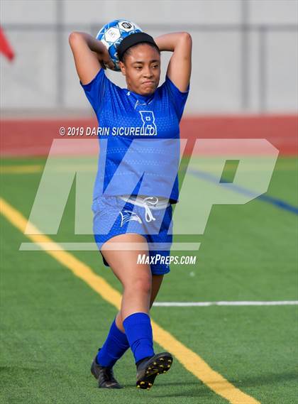 Thumbnail 2 in Queen Creek vs Chandler (Coyote Classic Tournament) photogallery.