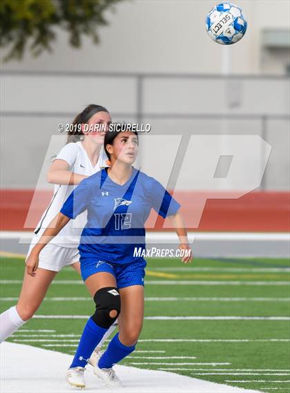 Thumbnail 3 in Queen Creek vs Chandler (Coyote Classic Tournament) photogallery.