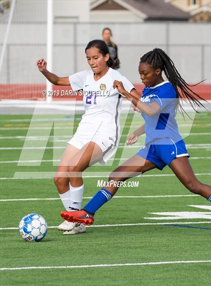Thumbnail 3 in Queen Creek vs Chandler (Coyote Classic Tournament) photogallery.