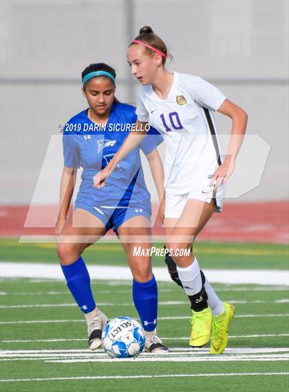 Thumbnail 2 in Queen Creek vs Chandler (Coyote Classic Tournament) photogallery.