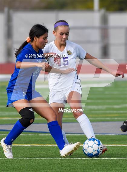 Thumbnail 3 in Queen Creek vs Chandler (Coyote Classic Tournament) photogallery.
